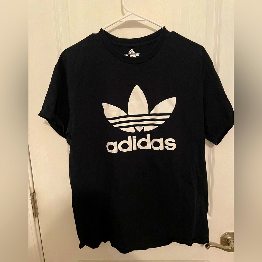 💙2/$10 Large Men’s Adidas Logo Tee